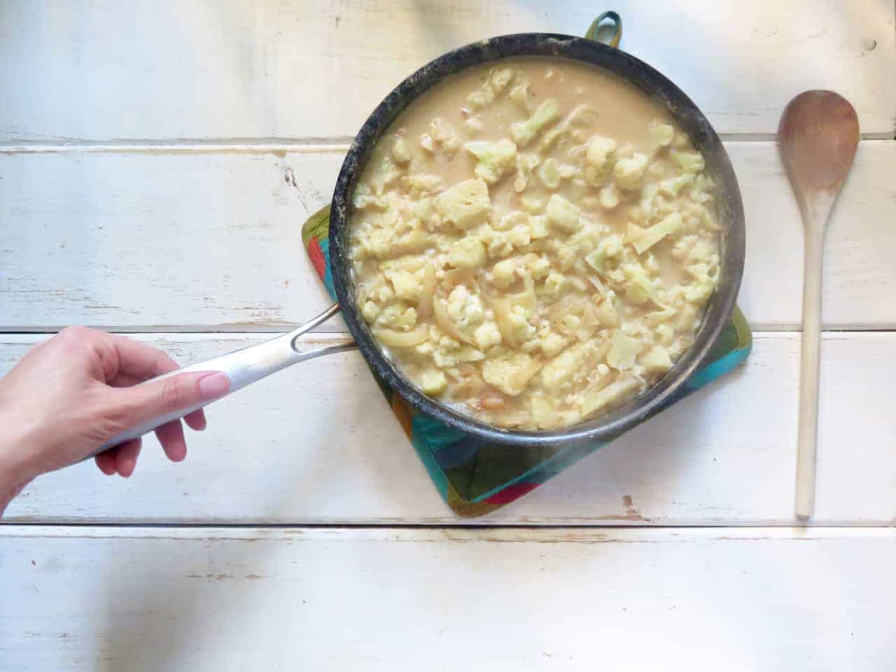 Creamy Cheddar Cauliflower Soup