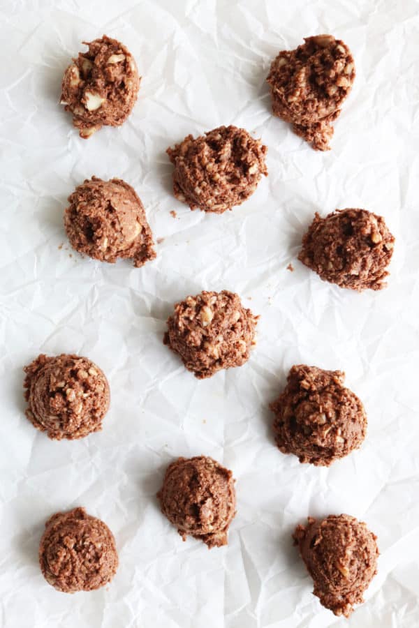 5-Ingredient Chocolate Brazil Nut Balls - The Toasted Pine Nut