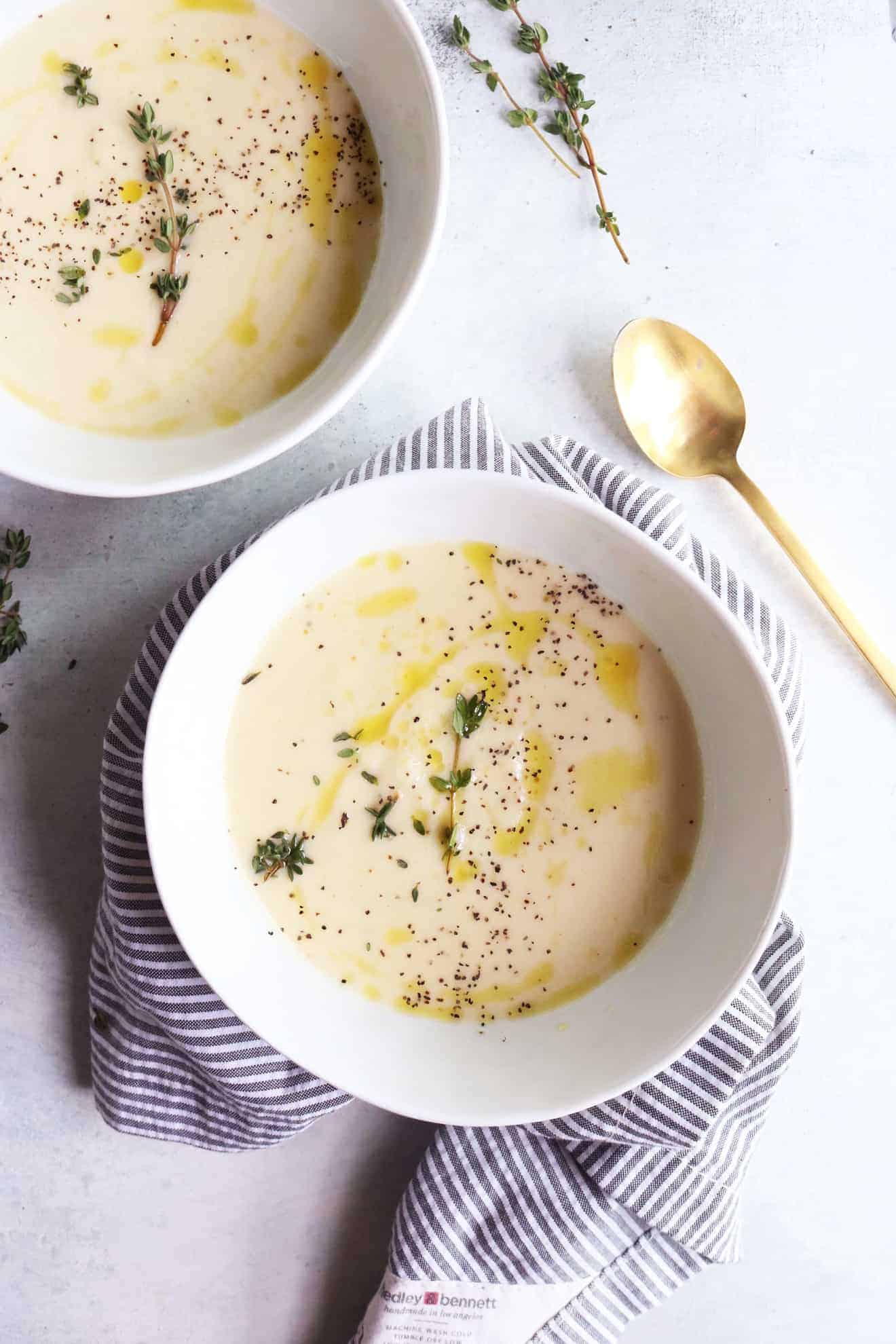 Creamy Cheddar Cauliflower Soup
