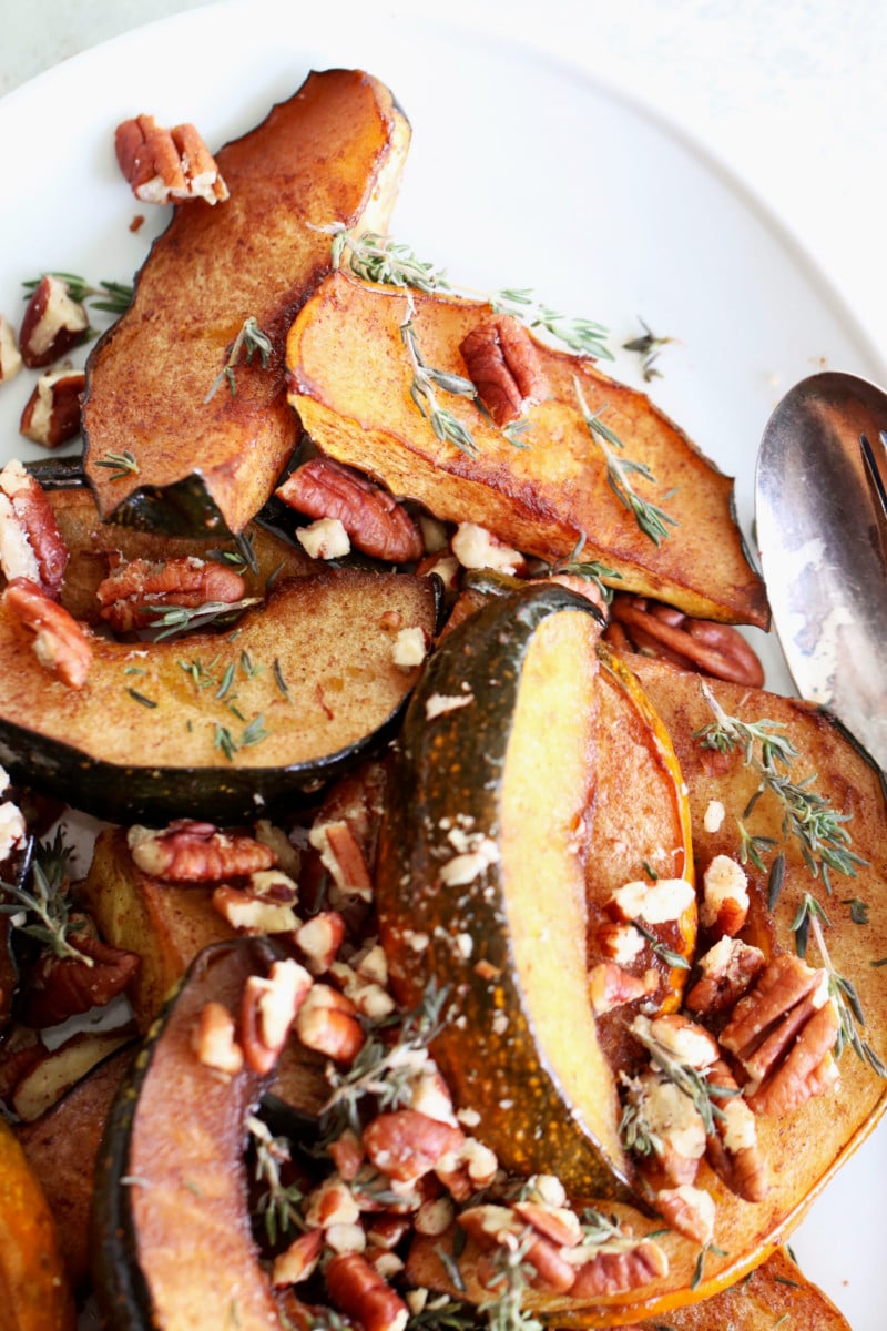 Sweet Cinnamon Pecan Acorn Squash - The Toasted Pine Nut