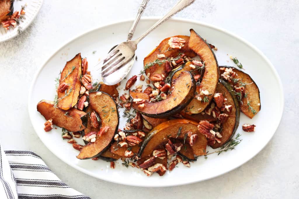 Sweet Cinnamon Pecan Acorn Squash - The Toasted Pine Nut