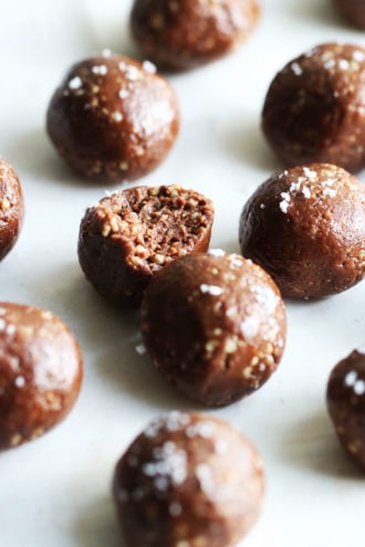 5-Min Crunchy Chocolate Peanut Butter Balls - The Toasted Pine Nut