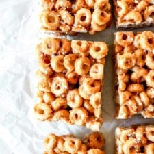 Easy No Bake Peanut Butter Cheerio Bars-image